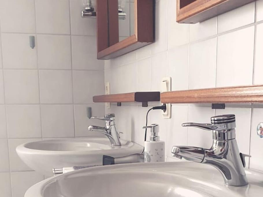 Oma Lina Haus - 4 Sz 2 Baeder Grosser Garten Und Infrarot-sauna Апартаменты Greifenstein